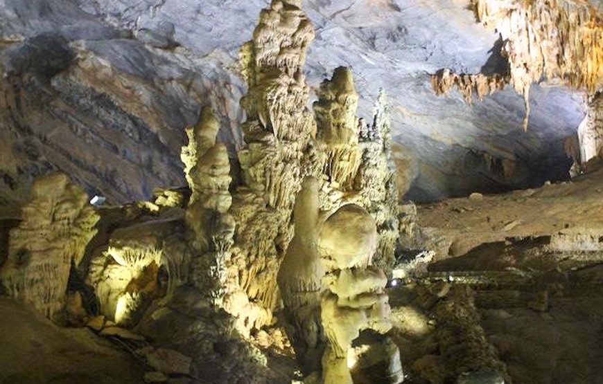 Three-day Hue, Vinh Moc & Paradise Cave Tour From Hoi An