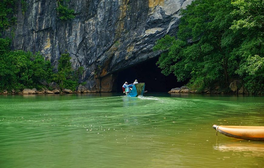 Three-day Hue, Vinh Moc & Paradise Cave Tour From Hoi An