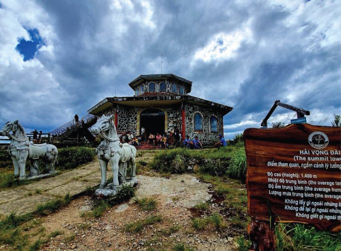 Private Tour: Da Nang Marathon & Central Vietnam Explore 4-Night Package